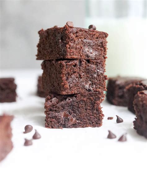 Coconut Flour Brownies (Rich & Fudgy) - Detoxinista