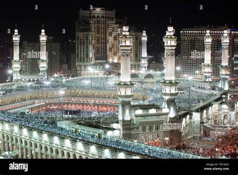 Thousands of Muslims gather around the holy Kaaba, cube at centre, of ...