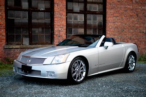 2008 Cadillac XLR Hardtop Convertible - Silver Arrow Cars Ltd.