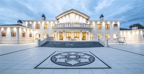 A look inside: Richmond mega-mansion on farmland listed for $22 million ...