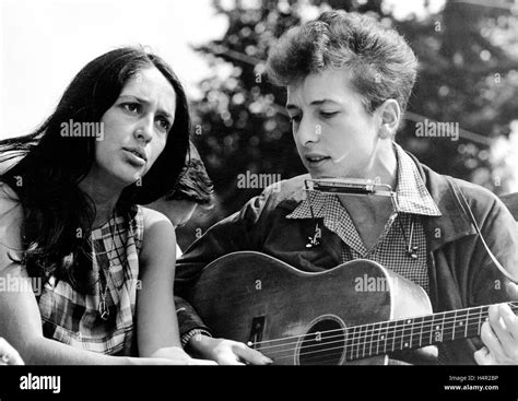 Joan baez bob dylan march hi-res stock photography and images - Alamy