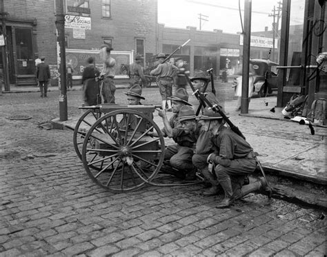 Extraordinary Pictures of the Chicago Race Riots of 1919 - Flashbak