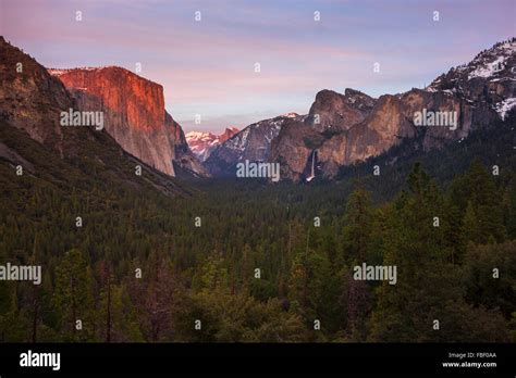 Yosemite Tunnel view winter Stock Photo - Alamy