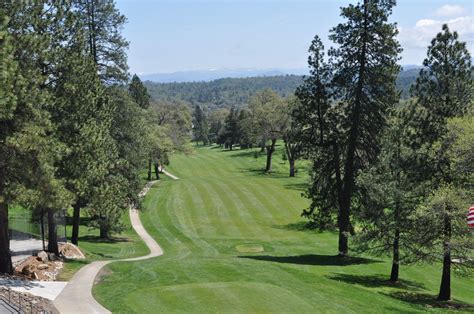 #Golf 26mi from the #North entrance of #Yosemite National Park. Pine Mountain Lake is a gated # ...