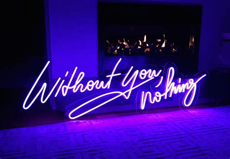 10 Gorgeous Neon Wedding Signs