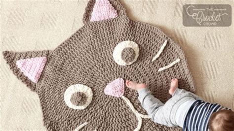 Crochet Purrrfect Cat Play Rug Pattern + Tutorial | The Crochet Crowd