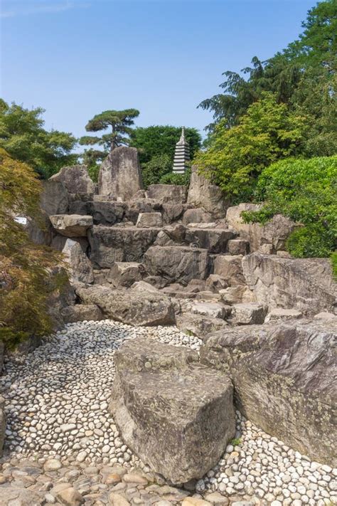 Japanese Garden Sculpture stock image. Image of seepark - 47370067