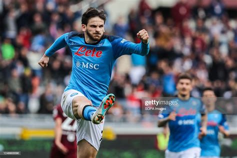 Khvicha Kvaratskhelia of SSC Napoli celebrates after scoring a goal ...