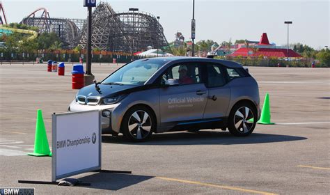 Golf PROs Rory McIlroy and Gary Woodland racing in BMW i3 electric vehicles