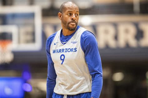 Warriors’ Andre Iguodala has a return date in mind, but remains mum about it