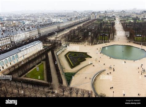 Aerial view of louvre museum hi-res stock photography and images - Alamy