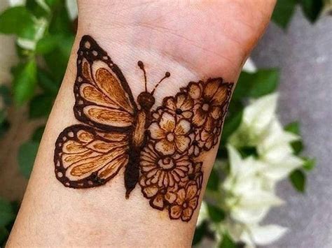 Butterfly Mehndi Design Simple #simple #henna #butterfly