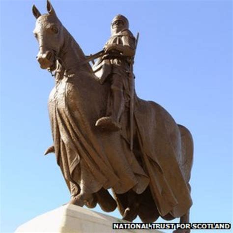 Robert the Bruce statue returned to Bannockburn battle site - BBC News