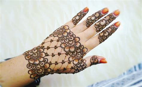 30 Stylish Back Hand Mehndi Designs for Ladies - Mehndi - Crayon