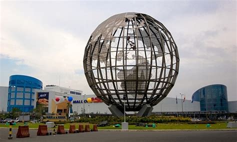 MOA Globe: Actual Footage Of Iconic Globe Being Stolen Via Helicopter