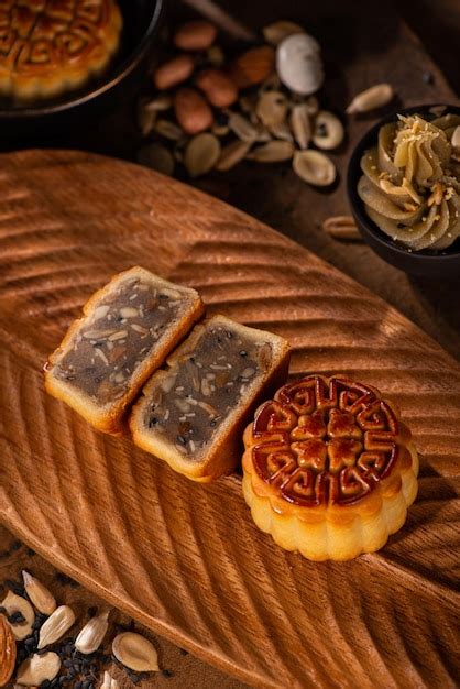 Premium Photo | Chinese Mid Autumn Festival mooncakes