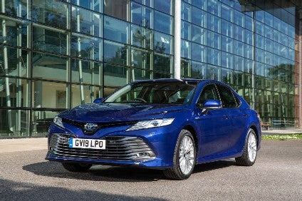 Is Toyota's hybrid Avensis replacement any good? - Just Auto