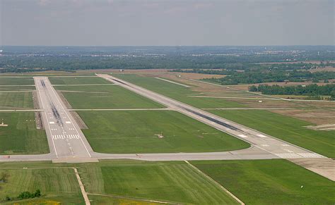 KLCK | Rickenbacker Airport Runway 5L & 5R | Kevin S | Flickr