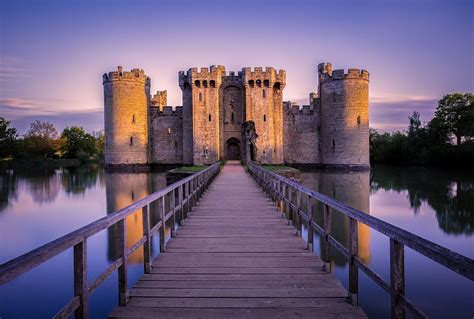 Bodiam Castle, England : r/wallpapers