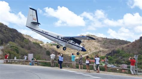 St. Barth Airport on Saba : r/SweatyPalms