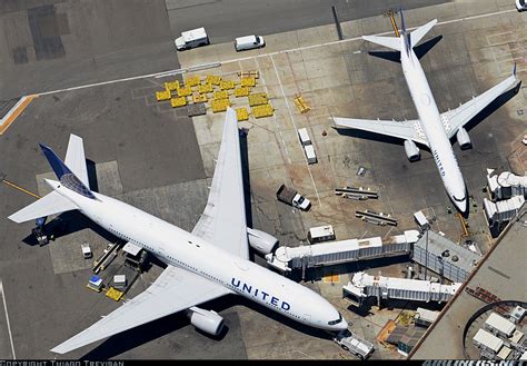 Boeing 777-222/ER - United Airlines | Aviation Photo #2702970 ...