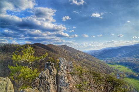 Hike Seneca Rocks, West Virginia