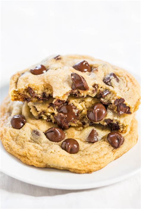 Hershey's Soft and Chewy Chocolate Chip Cookies - Averie Cooks