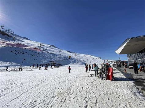 Queenstown Skiing Guide: The 4 BEST Ski Fields & Ski Resorts