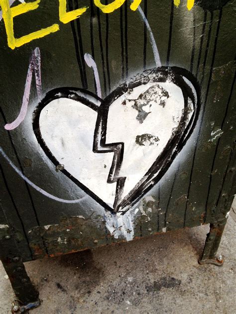 Broken heart graffiti | Graffiti heart, Graffiti, Funny