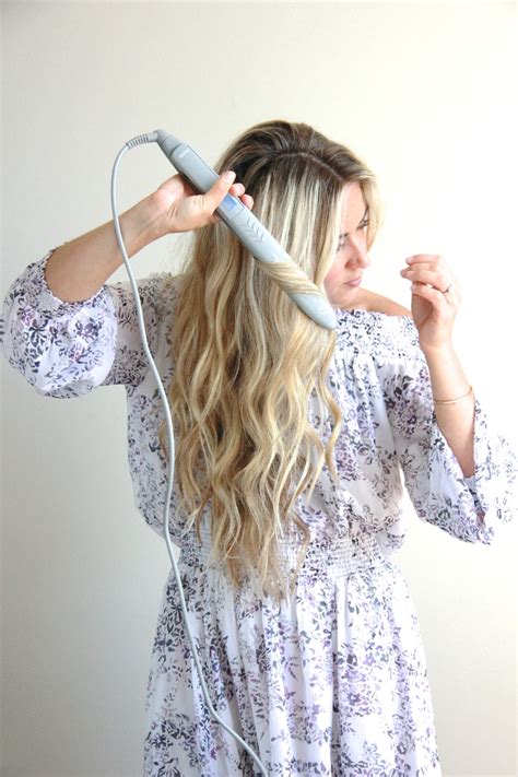 A Fashion Love Affair | Wavy Hair Tutorial with Flat Iron