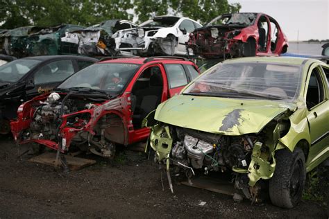 File:Scrap car bodies.jpg - Wikipedia