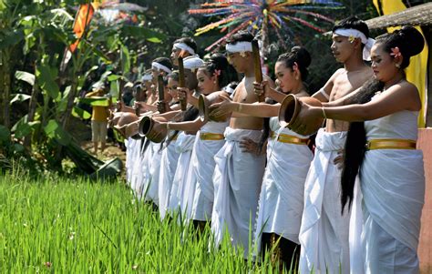 "Nyadran" Upacara Tradisional Orang Jawa yang Mulai Tersisih - MerahPutih