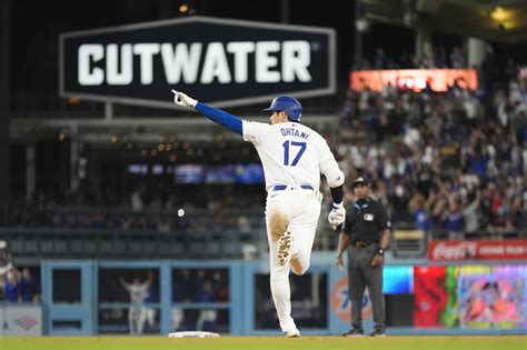 Shohei Ohtani hits walk-off grand slam to join 40-40 club, lift Dodgers past Rays 7-3