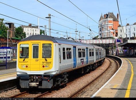 RailPictures.Net Photo: 319011 Thameslink / Great Northern Class 319 at ...