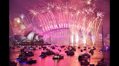 Sydney New Year Fireworks (2023) - YouTube