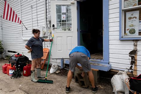 Florida's storm-struck Gulf Coast cleans up after Idalia - September 1 ...