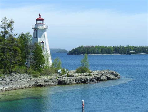 Big Tub Lighthouse, Tobemrory. Fathom Five National Marine Park | Lighthouse, Lake huron ...