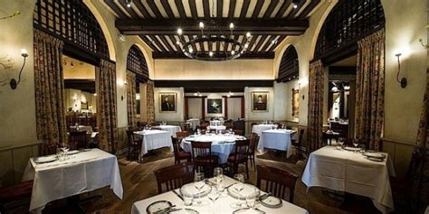 New York's Gramercy Tavern Sails Through Two Decades with Grace and ...