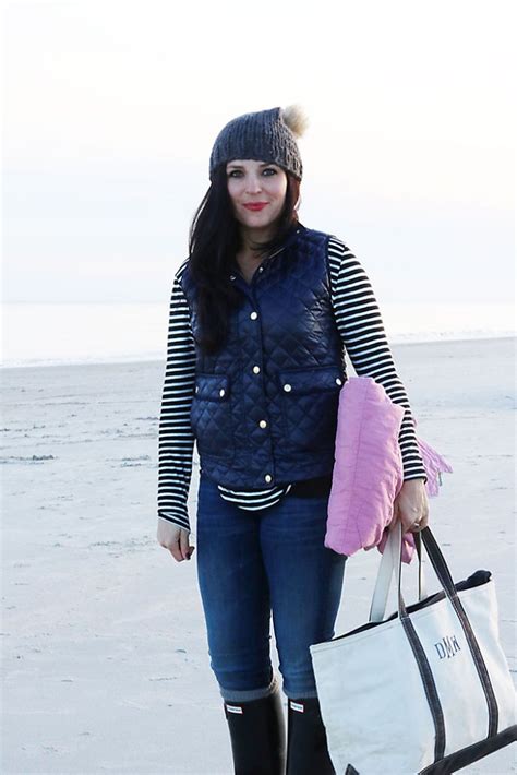 Casual Fall Winter Beach Outfits - Darling Darleen | A Lifestyle Design Blog