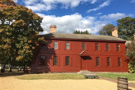 Colonial History Tour In Williamsburg Virginia