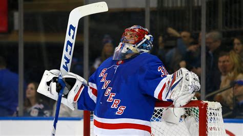 NY Rangers' Igor Shesterkin leaves game after collision, then returns