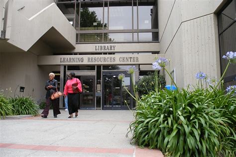 College of Alameda library entrance | Susan Decker | Flickr