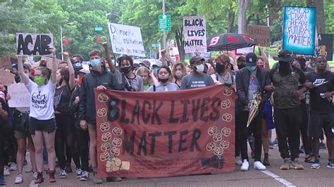 Protesters march Midtown Memphis Cooper Young | localmemphis.com