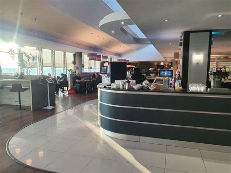 MAN: Aspire Lounge Manchester T1 reviews | Loungeindex | Images & Photos