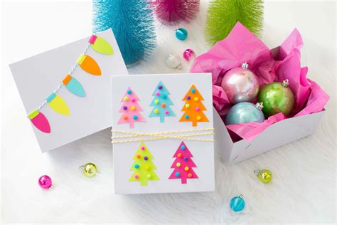 Creative ways to decorate gift boxes for Christmas