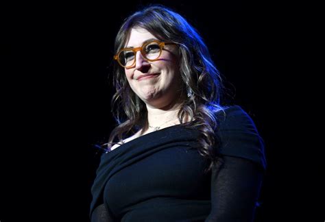 Mayim Bialik on Encouraging Others to Go Vegan: ’Start Small’ | Us Weekly