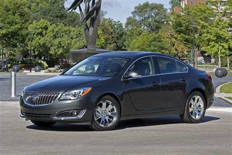 2015 Buick LaCrosse vs. 2015 Buick Regal: What's the Difference? - Autotrader