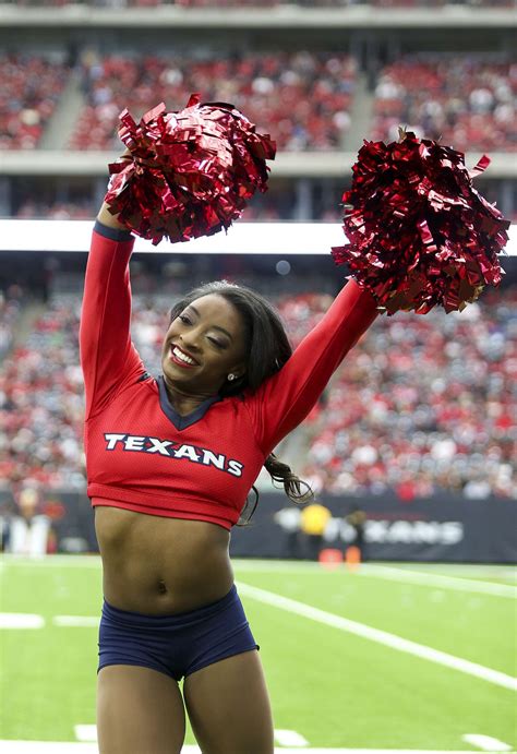 Simone Biles – Performs With The Houston Texans Cheerleaders Against San Francisco in Houston ...