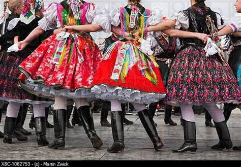 Traditonal Hungarian cloths for traditional dancing | Costumes around ...