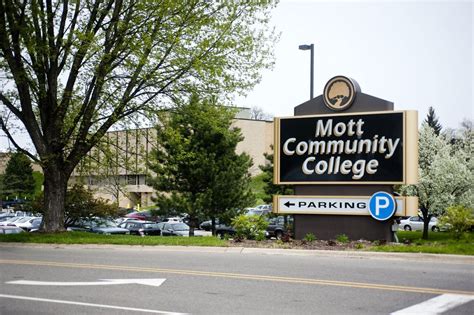 Mott Community College hosts additional Super Saturday event to help ...